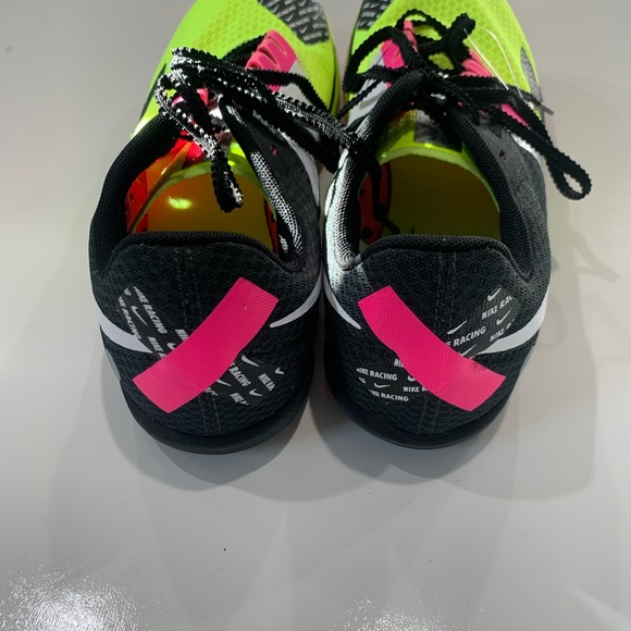Athletic_Shoes